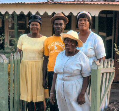 1970 Claxton family in Brown Hill cropped_b1